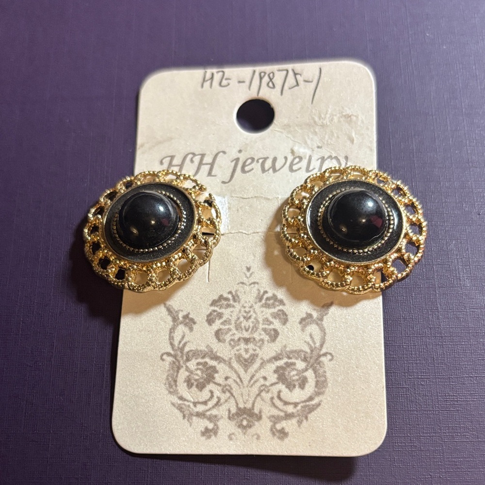 HH Jewelry Global Brand | Vintage Gold & Black Enamel Studs | Ornate Cameo Style